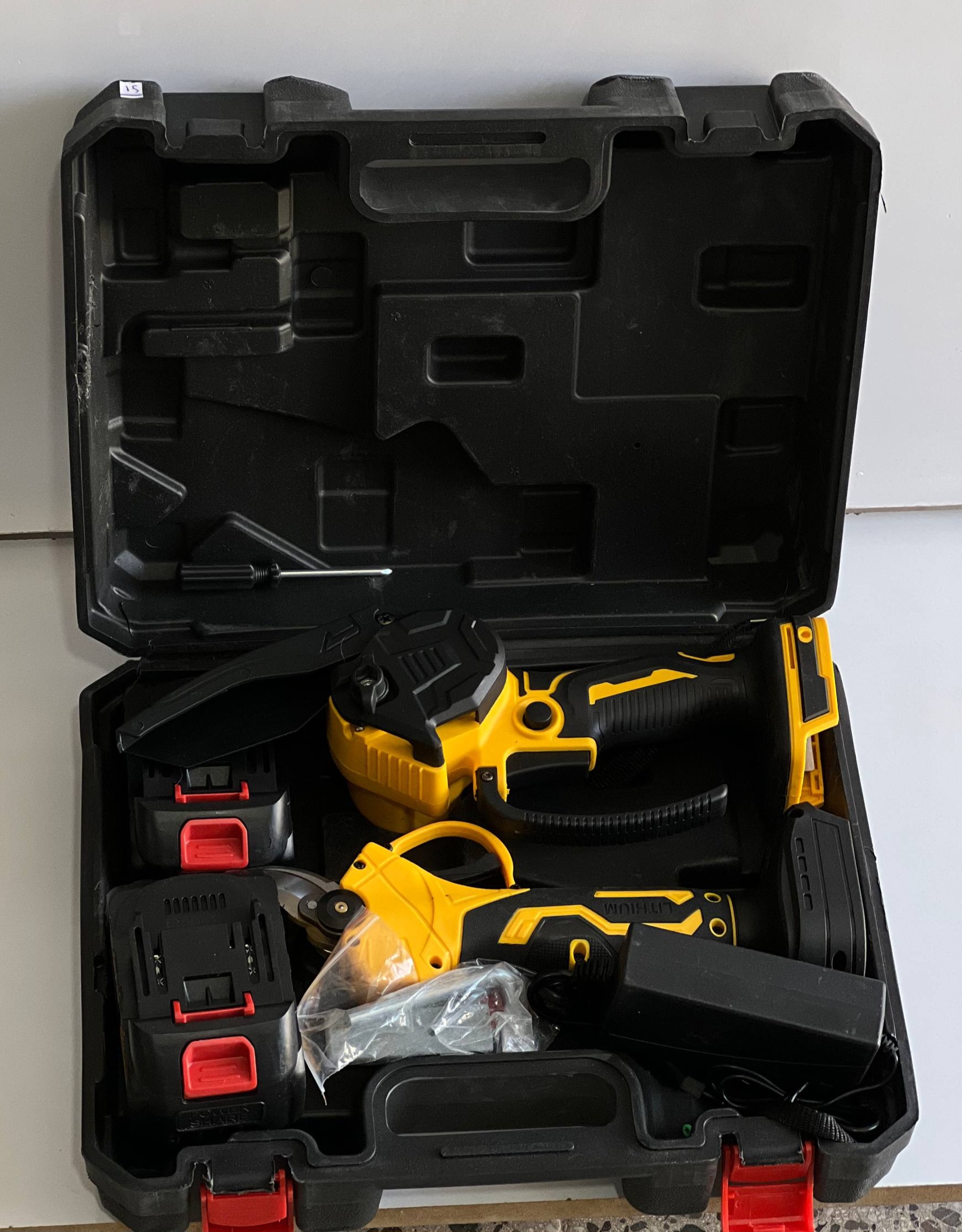 ست دوقلو DeWALT
